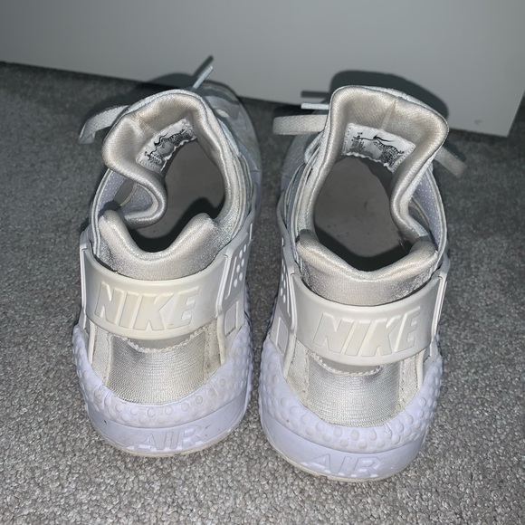 Nike Air Huarache - Picture 2 of 4